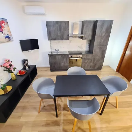 Luxury Flat In Center By The Sea Apartament *